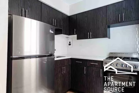 5851 N Winthrop Ave #304, Chicago, IL 60660