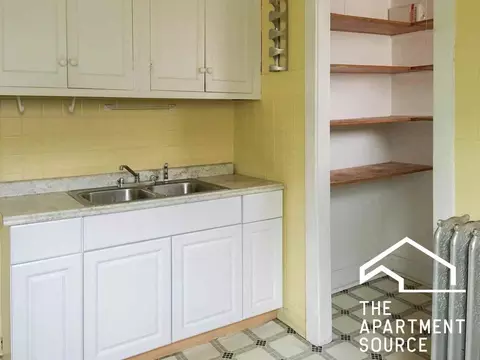 3817 N Lawndale Ave #2W, Chicago, IL 60618