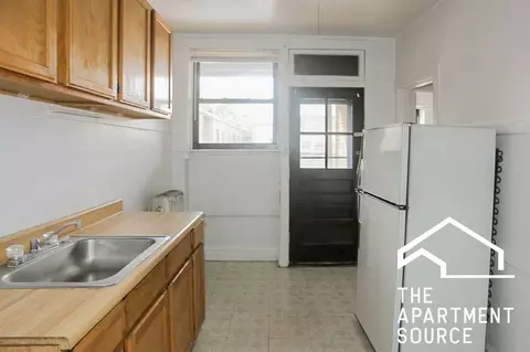 2612 W Gunnison St #2R, Chicago, IL 60625
