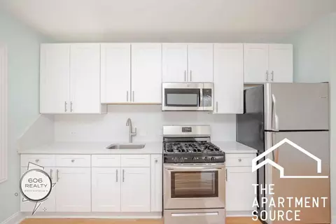 2805 N Kilbourn Ave #2S, Chicago, IL 60641