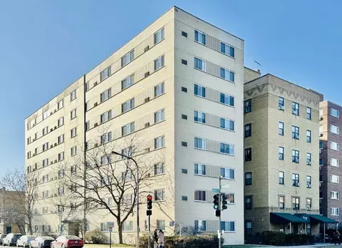 1400 Chicago Ave #105, Evanston, IL 60201