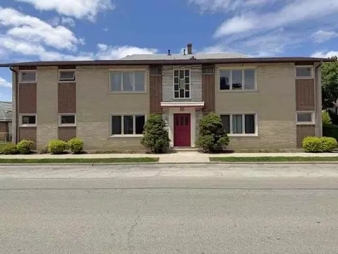 7601 W 61st Pl #1S, Summit, IL 60501