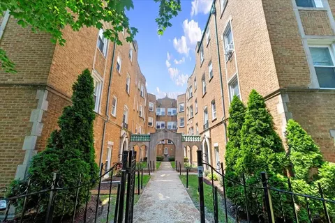 6414 N Newgard Ave #3E, Chicago, IL 60626