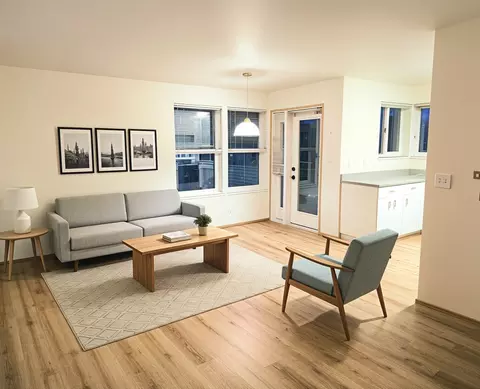 3435 Burke Ave N #202, Seattle, WA 98103