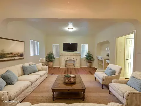 2080 Chestnut Ave, Long Beach, CA 90806
