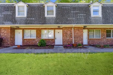 98 Francis St, Portsmouth, VA 23702