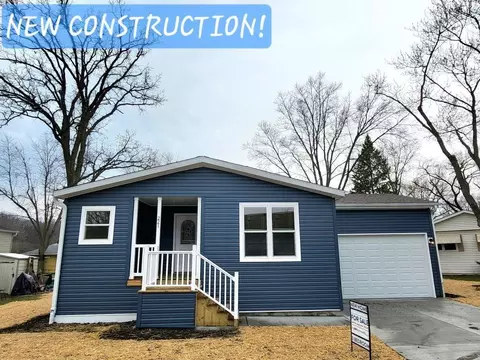 221 Little Peninsula Rd, Elgin, IL 60123