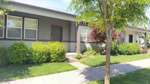 11306 NE 16th St, Vancouver, WA 98684
