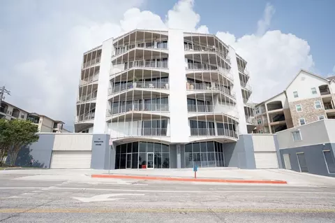 823 S Water St, Corpus Christi, TX 78401