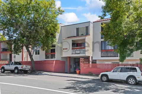 2005 Pleasant Valley Ave #217, Oakland, CA 94611