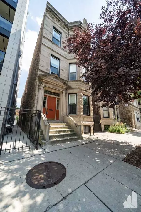 1037 S Racine Ave #3R, Chicago, IL 60607