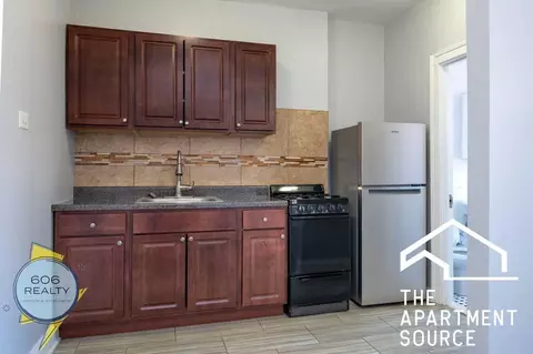 6930 N Greenview Ave #611, Chicago, IL 60626