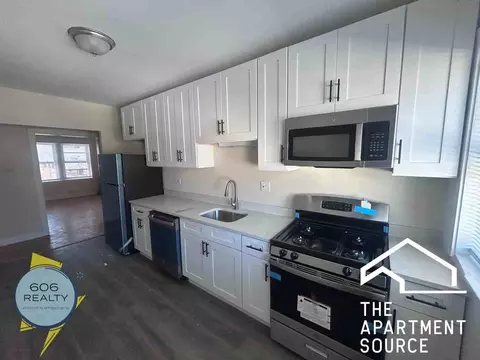 106 Lincoln Ave #1W, Riverside, IL 60546