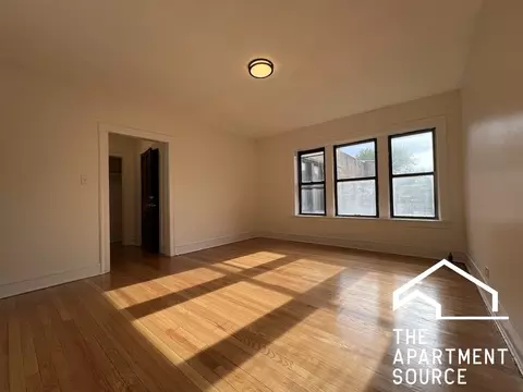 7351 N Damen Ave #16, Chicago, IL 60645