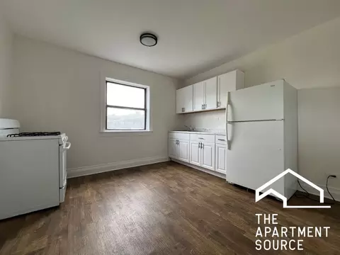 7351 N Damen Ave #15, Chicago, IL 60645