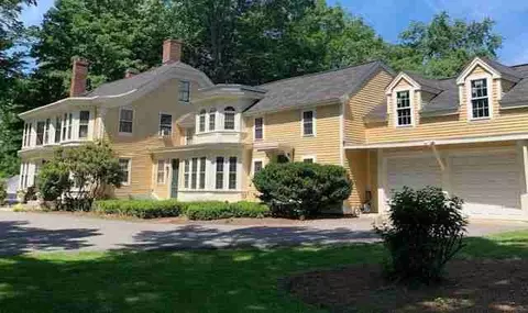 22 Common St #B, Groton, MA 01450