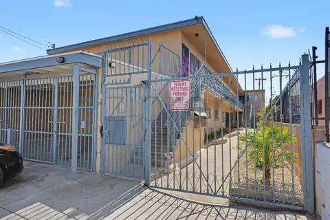 10623 S Budlong Ave #2, Westmont, CA 90044
