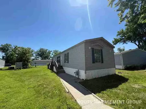 200 Paradise Acres Rd #87, Carterville, IL 62918