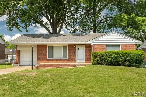 1225 Newark Dr, Bellefontaine Neighbors, MO 63137