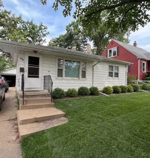 606 Maxwell St, Waterloo, IA 50701