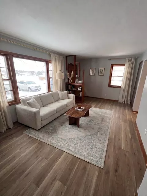606 Maxwell St, Waterloo, IA 50701