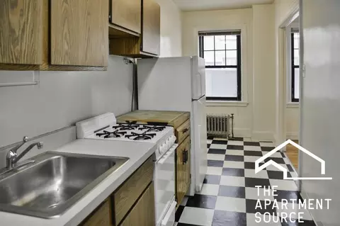 540 W Briar Pl #2C, Chicago, IL 60657