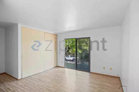 321 Athol Ave #1, Oakland, CA 94606