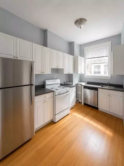 805 Judson Ave #3M, Evanston, IL 60202