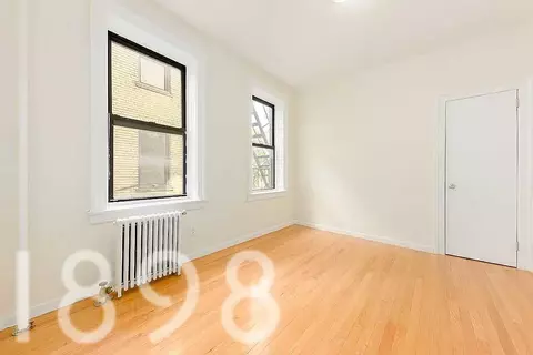 32-42 33rd St #E8, Astoria, NY 11106