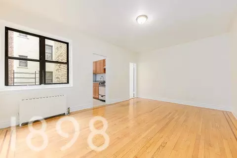 43-08 40th St #3H, New York, NY 11104