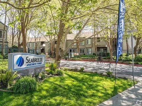 100 Larissa Ln, Vallejo, CA 94590