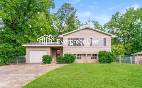 517 Harlem Ave, Hueytown, AL 35023