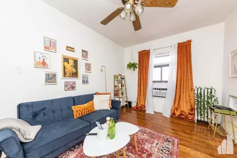 3024 N Halsted St #30-3B, Chicago, IL 60657