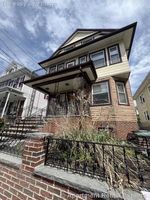153 North St #1, Medford, MA 02155