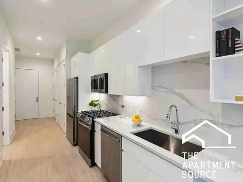812 W Adams St #505, Chicago, IL 60607