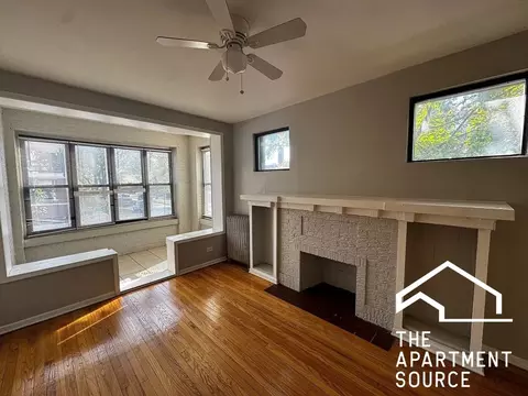 7654 S Marquette Ave #2, Chicago, IL 60649