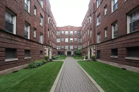 3257 W Wrightwood Ave #3A, Chicago, IL 60647