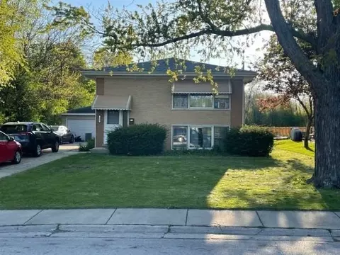 260 Wayne Ct #2, Bartlett, IL 60103