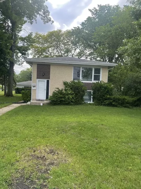 250 Wayne Ct #2, Bartlett, IL 60103