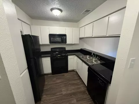 11255 Huebner Oaks, San Antonio, TX 78230