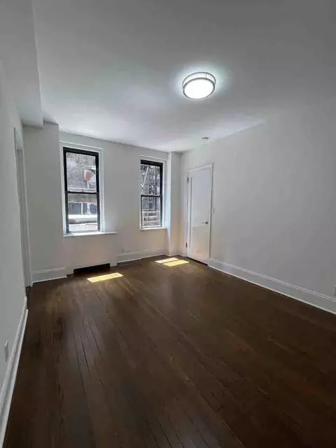 140 E 46th St #6C, New York, NY 10017