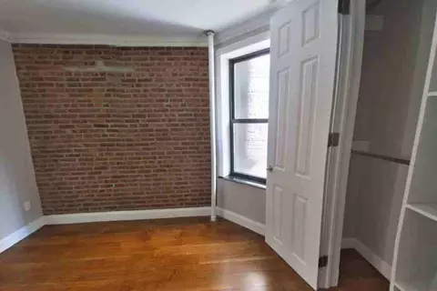 221 E 23rd St #4, New York, NY 10010