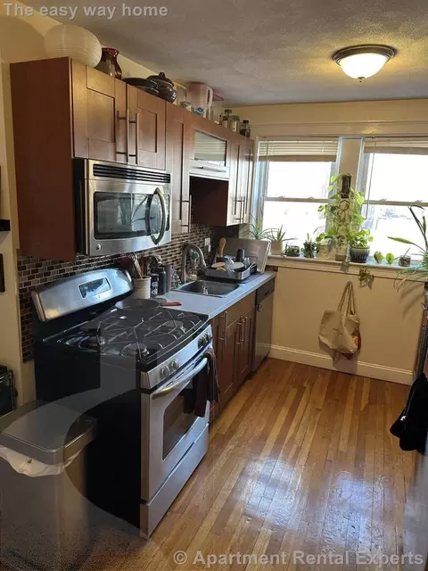 38 Day St #33, Somerville, MA 02144