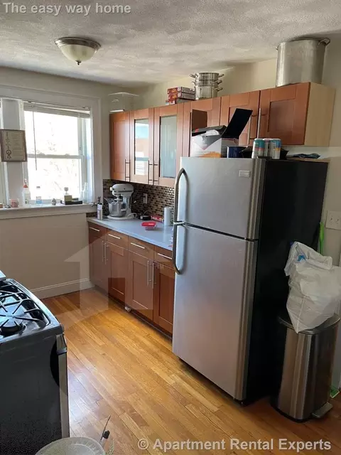 38 Day St #33, Somerville, MA 02144