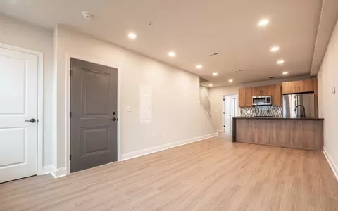 4090 Leslie Ln, Philadelphia, PA 19131