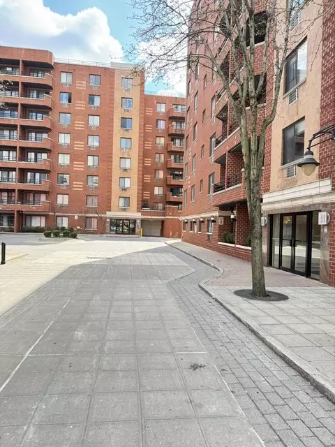 137-02 Northern Blvd #6J, New York, NY 11354