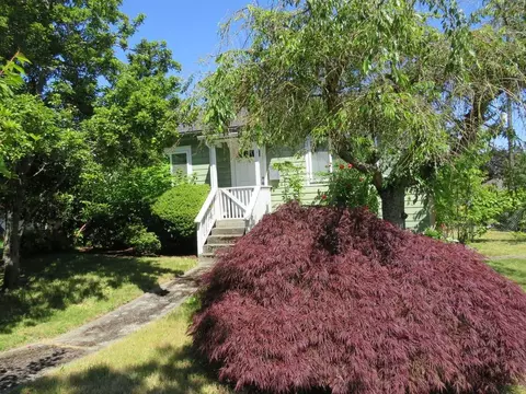10218 35th Ave SW, Seattle, WA 98146