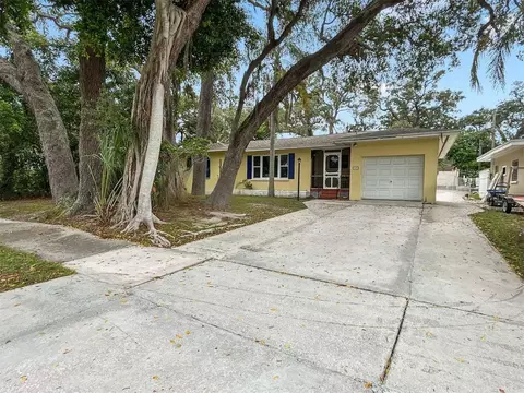1021 Iroquois St, Clearwater, FL 33755