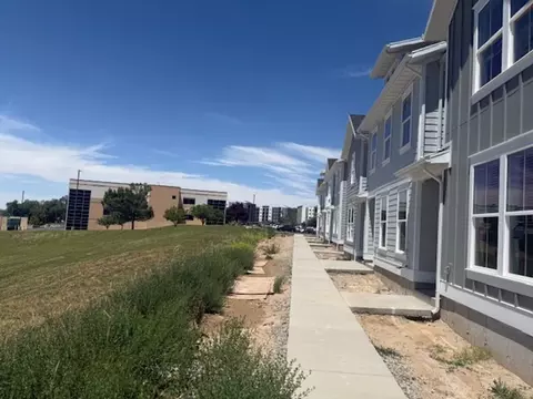 968 S Swoop Dr, Clearfield, UT 84015