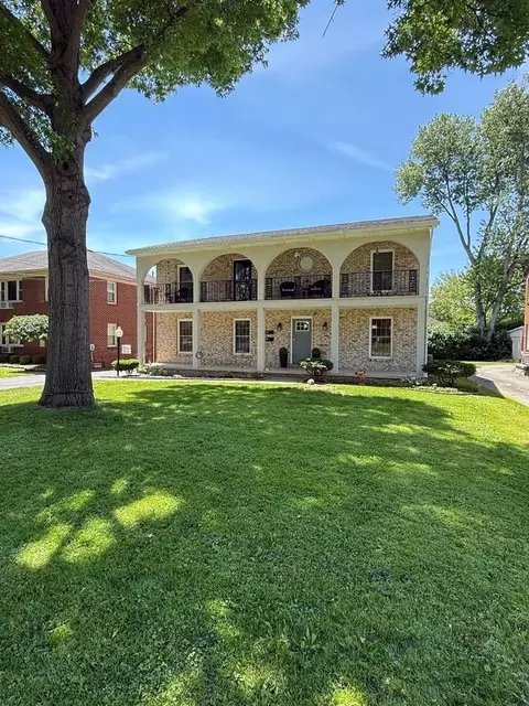 5240 Old Oxford Ln, Boardman, OH 44512
